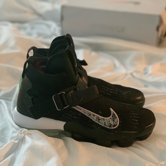 ❤️SOLD❤️Premiere fly knit size 7.5 - Picture 3 of 3